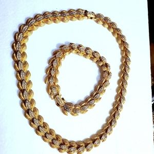 Vintage Goldtone & Crystal's Necklace and Bracelet